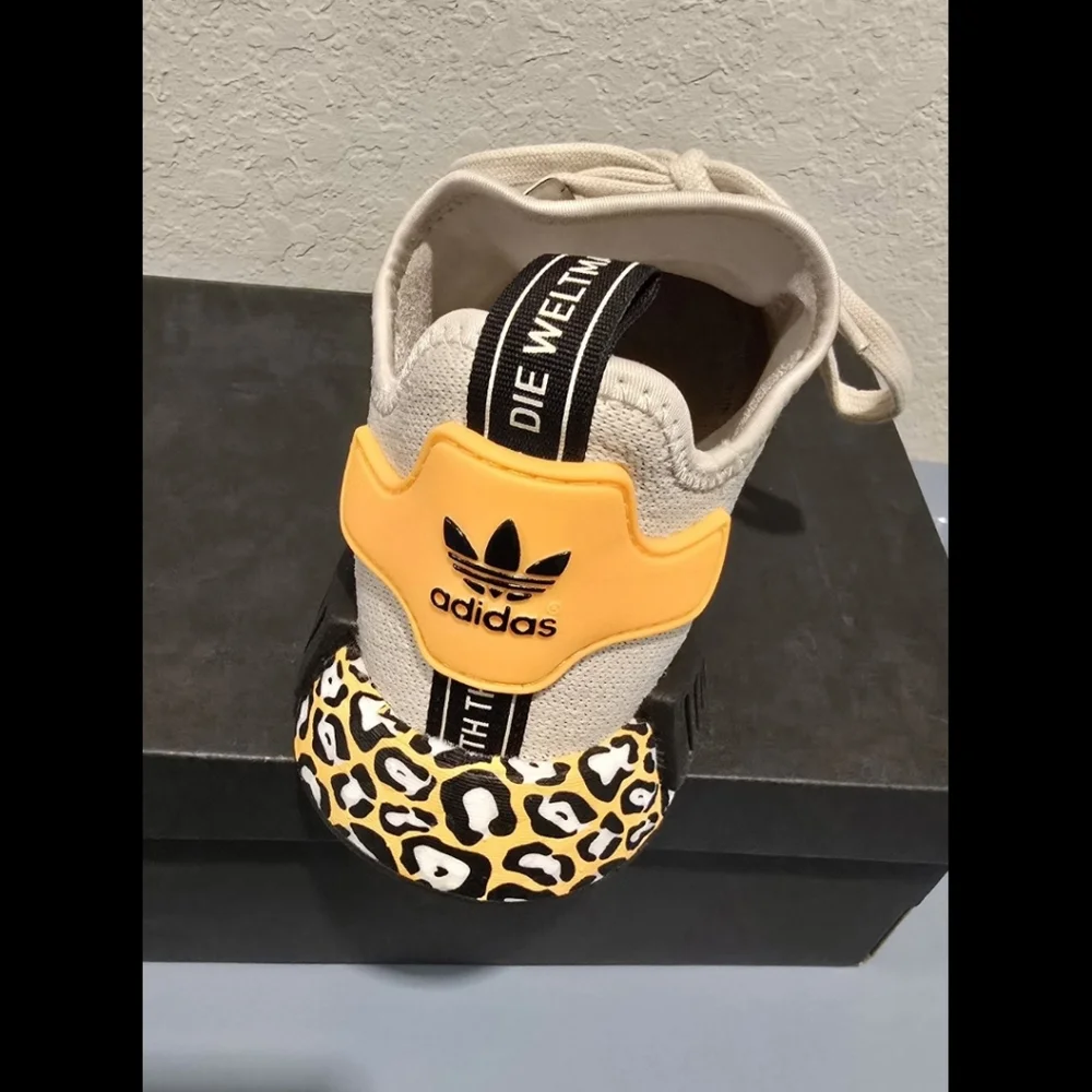 Adidas NMD R1 W Size 9 Sneakers Leopard Shoes With Box - Picture 2 of 6